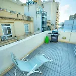 Seaview 30 Seconds To High Street & Ferry, 2x Double En-suite Bedrooms, Modern Whole Traditional Townhouse, Kitchen, Living Area, & Roof Terrace * Слима