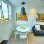 Ferienhaus Seaview 30 Seconds To High Street & Ferry, 2x Double En-suite Bedrooms, Modern Whole Traditional Townhouse, Kitchen, Living Area, & Roof Terrace
