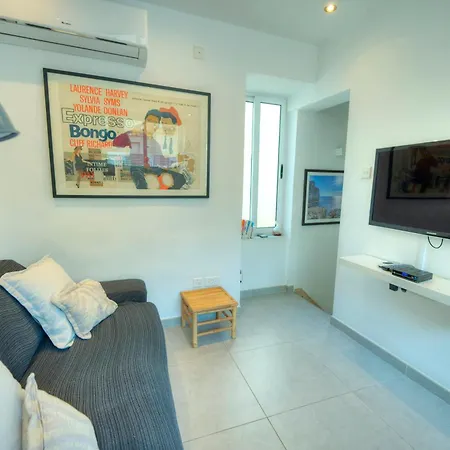 Nyaraló Seaview 30 Seconds To High Street & Ferry, 2x Double En-suite Bedrooms, Modern Whole Traditional Townhouse, Kitchen, Living Area, & Roof Terrace