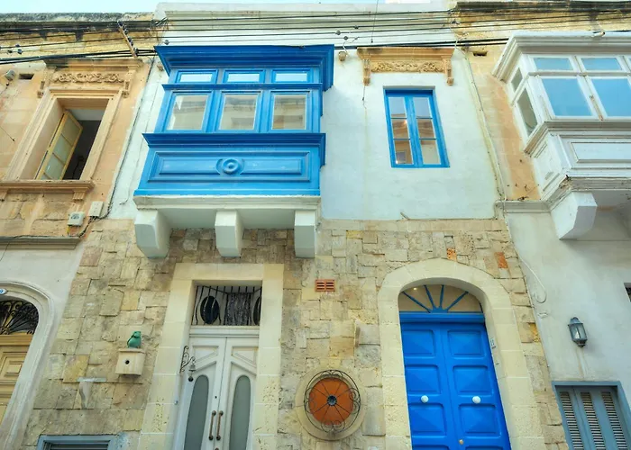 Seaview 30 Seconds To High Street & Ferry, 2x Double En-suite Bedrooms, Modern Whole Traditional Townhouse, Kitchen, Living Area, & Roof Terrace Feriehus *