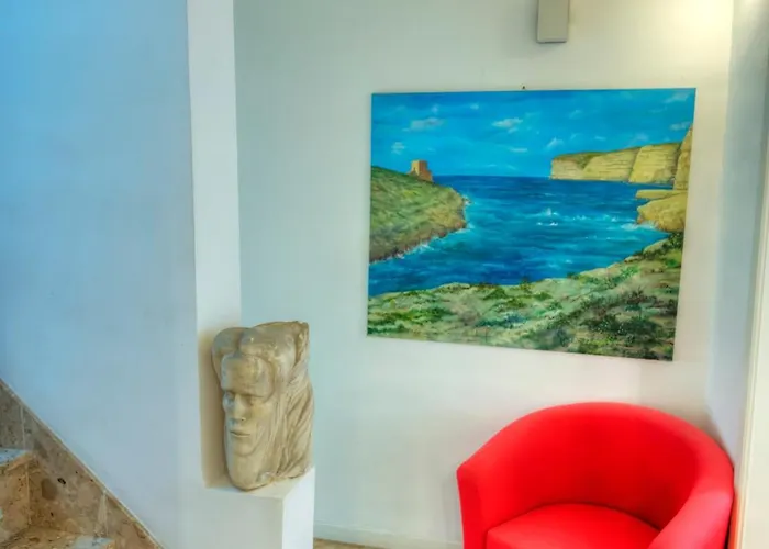 Seaview 30 Seconds To High Street & Ferry, 2x Double En-suite Bedrooms, Modern Whole Traditional Townhouse, Kitchen, Living Area, & Roof Terrace Sliema